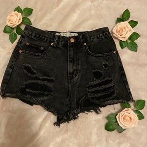 ✨ 2/$35 Denim co distressed shorts
